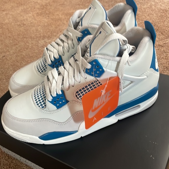 Jordan 4 Retro Military Blue - Picture 2 of 7